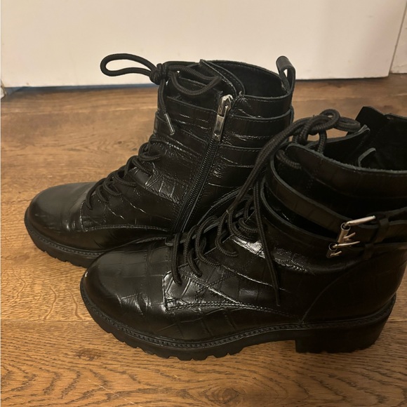 Marc Fisher Women's Black Crocodile Barren 2 Lace Up combat boots size 8 - Picture 3 of 10